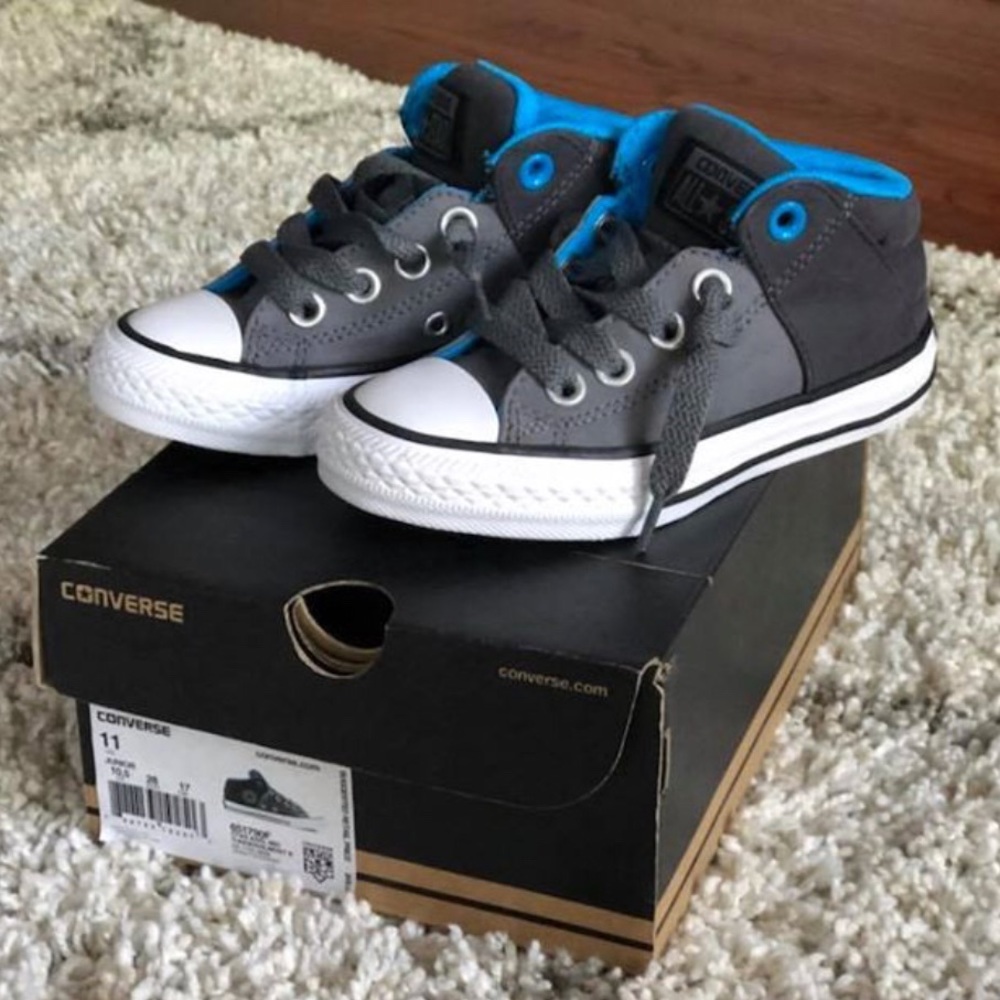 Converse little kids size 11; NITB